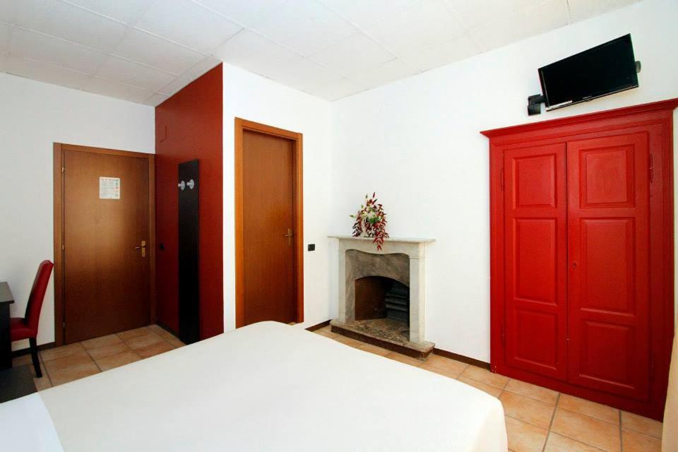 Albergo Maccagno Buitenkant foto